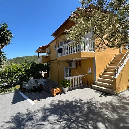 Golden Apartment Ksamil